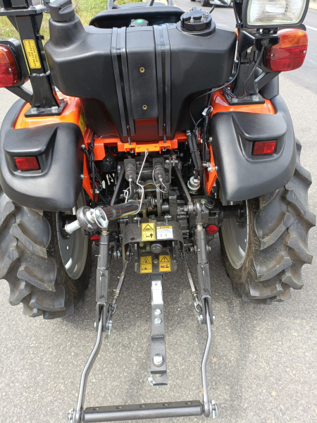 Kleintraktor TAFE 6020M mit Schaltgetriebe